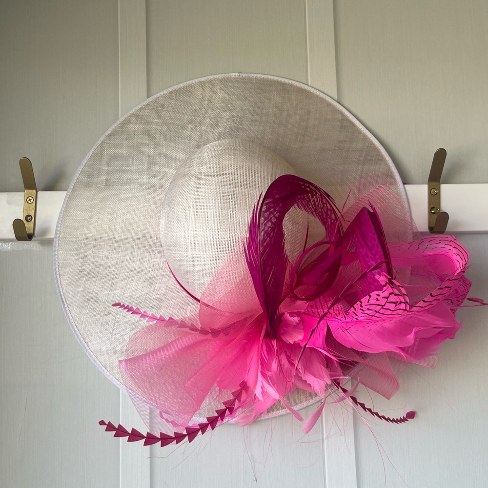 The Hat Girls Wide-Brim White Hat with Hot Pink Feather Trim Kentucky Derby Oaks